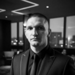 Makcim Laqymil, 27